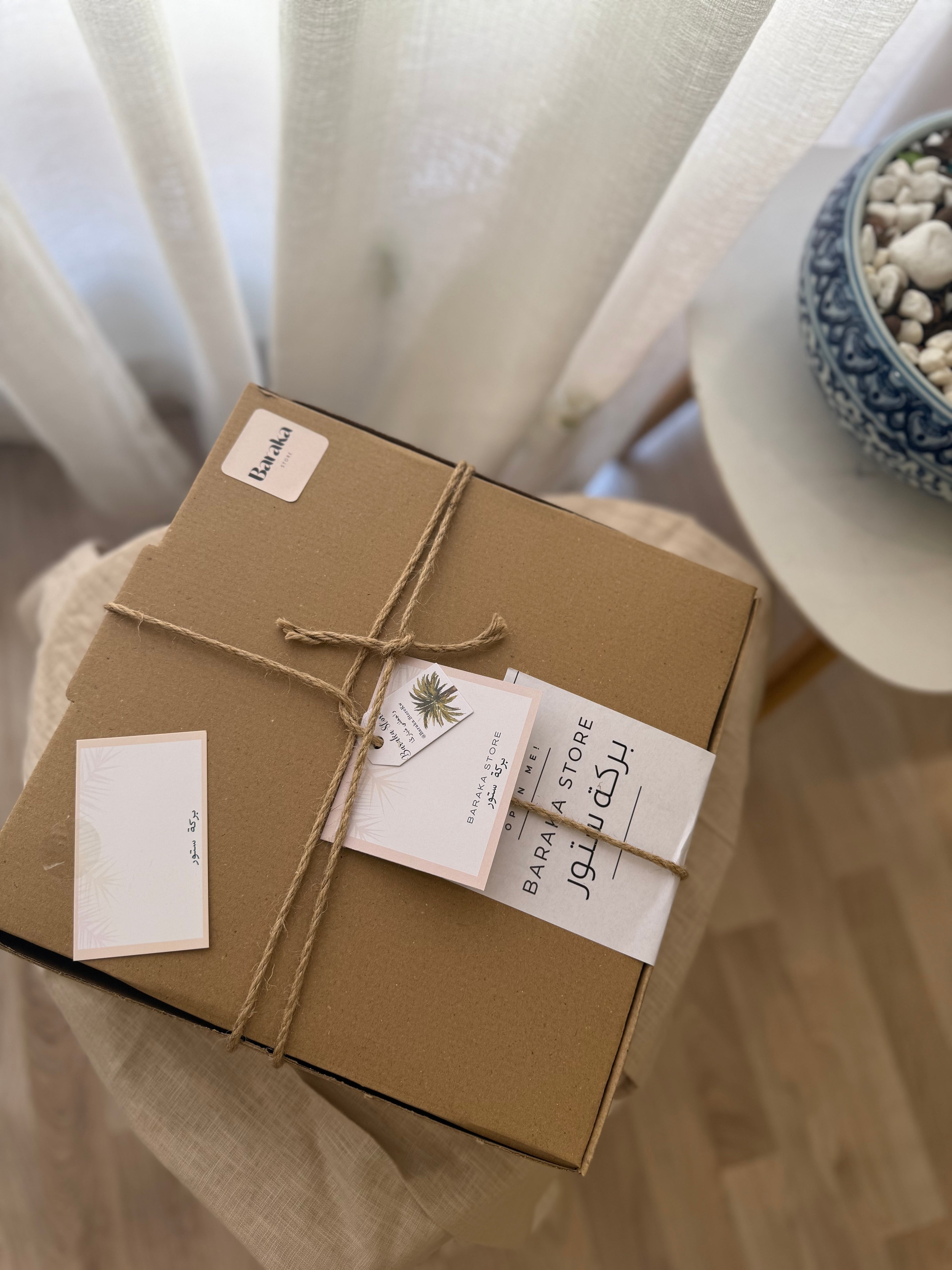 غلاف بتطريز قلوب الحب