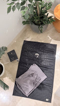 طقم صلاة بِبَكَّةَ مُبَارَكًا